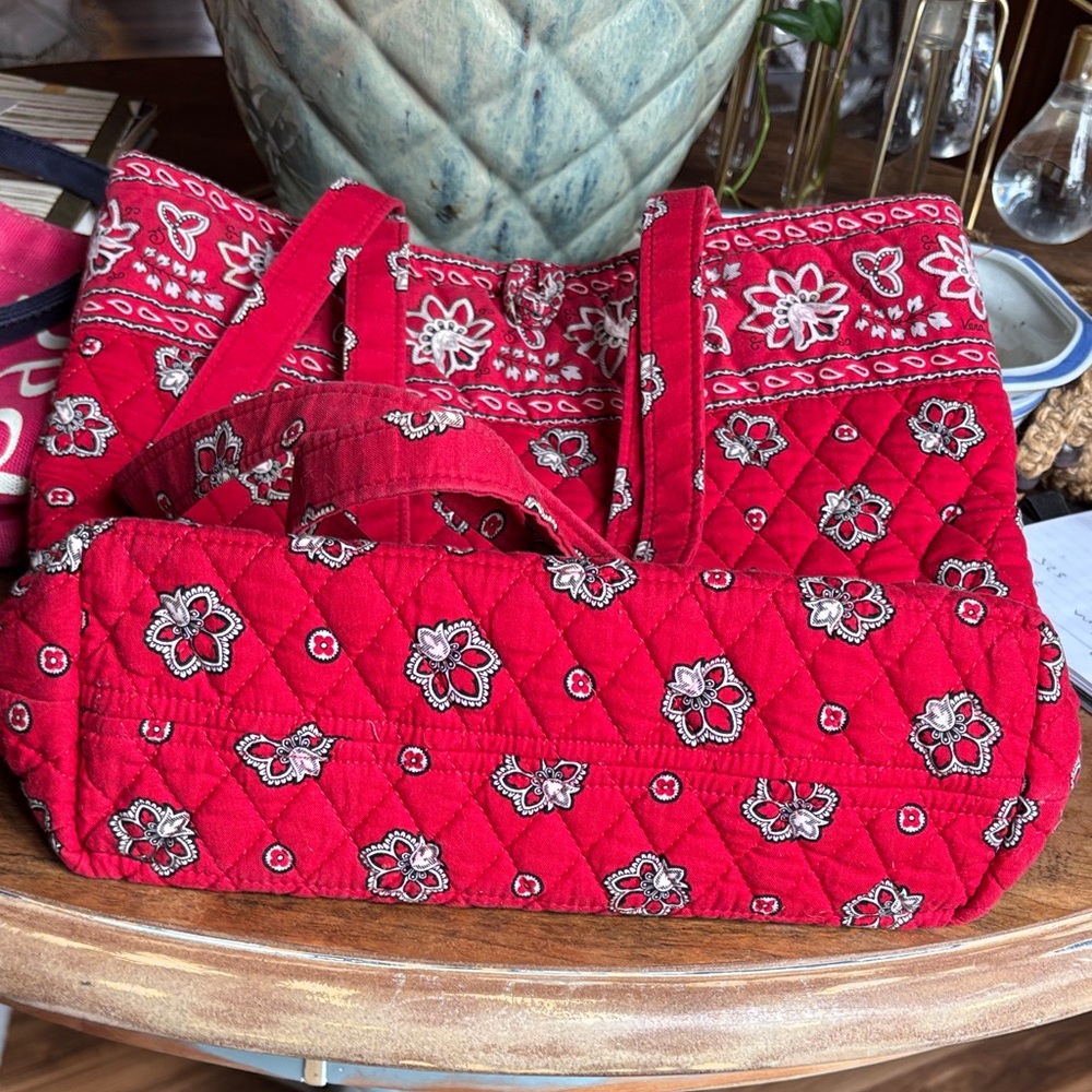 Vera Bradley retired "Red Bandana" Red Floral Miller Tote Bag - Picture 6 of 6